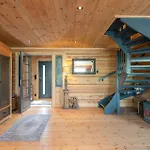 5 Bedroom Beautiful In *