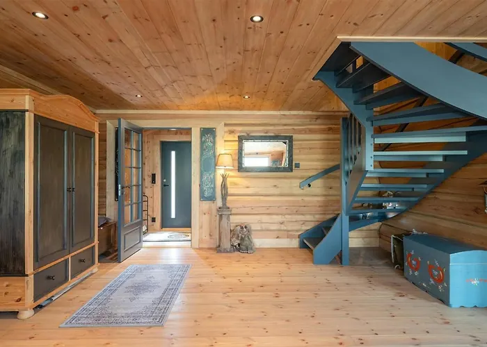 5 Bedroom Beautiful In *
