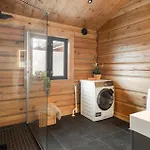 5 Bedroom Beautiful In Ferienhaus *